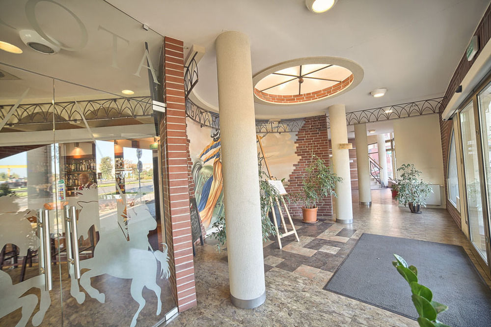 Grot Hotel Malbork Luaran gambar